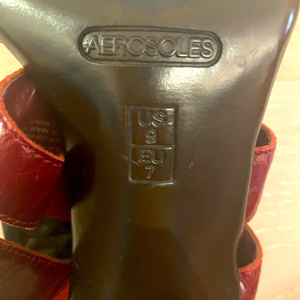 Red Aerosoles heeled sandals - Picture 4 of 6